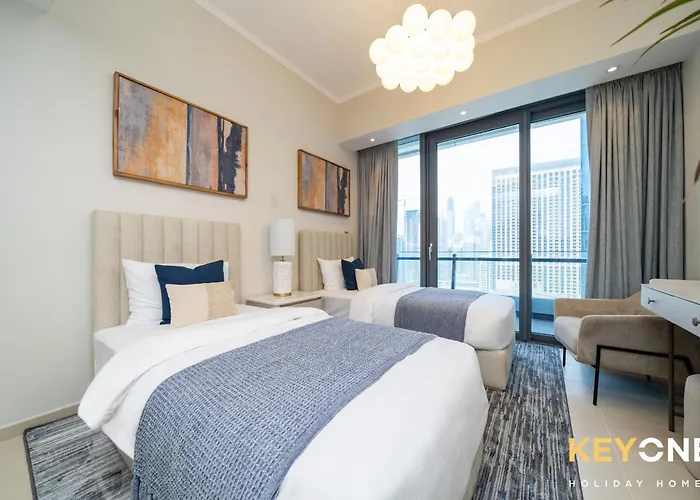 Vibrant Two Bedroom With Full Marina View